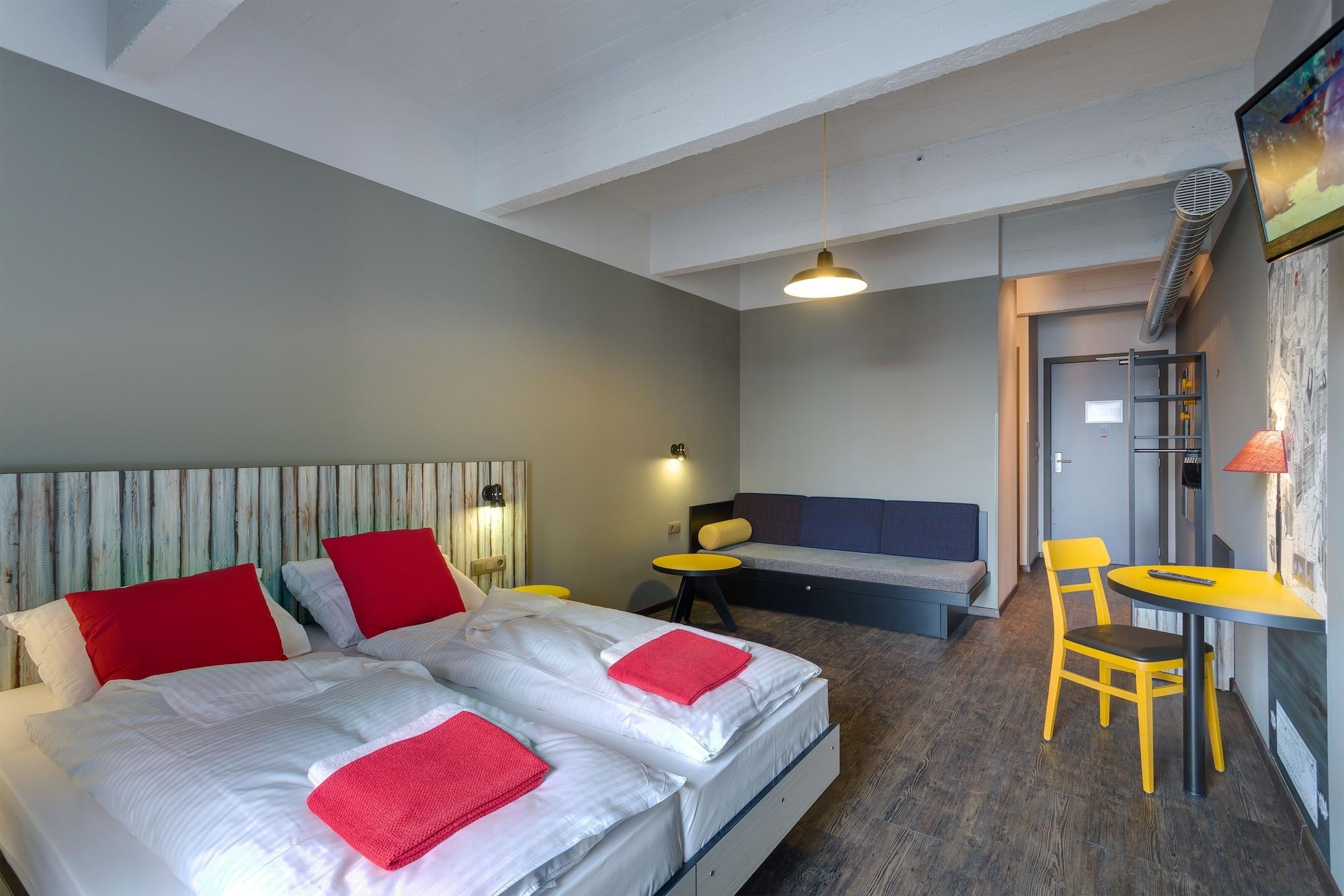 Meininger Hotels Bruxelles City Center Sint-Jans-Molenbeek ภายนอก รูปภาพ