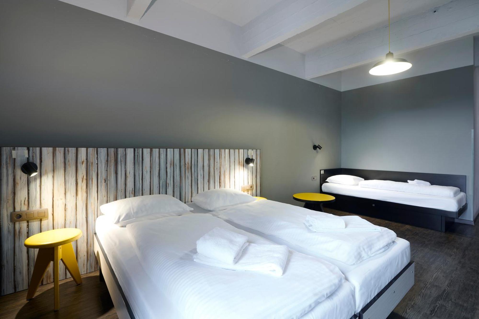 Meininger Hotels Bruxelles City Center Sint-Jans-Molenbeek ภายนอก รูปภาพ