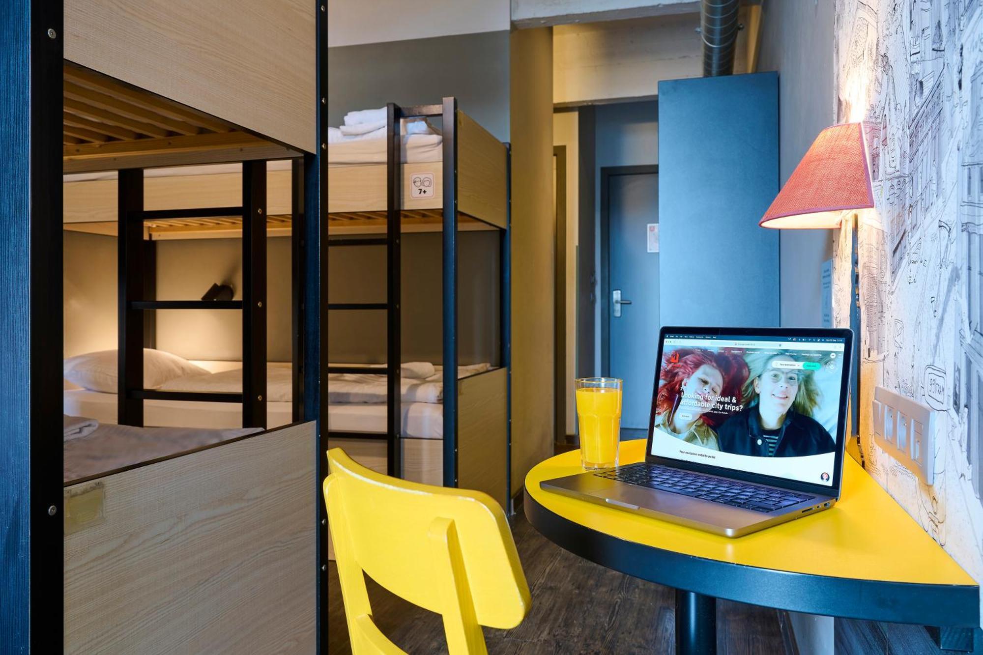 Meininger Hotels Bruxelles City Center Sint-Jans-Molenbeek ภายนอก รูปภาพ