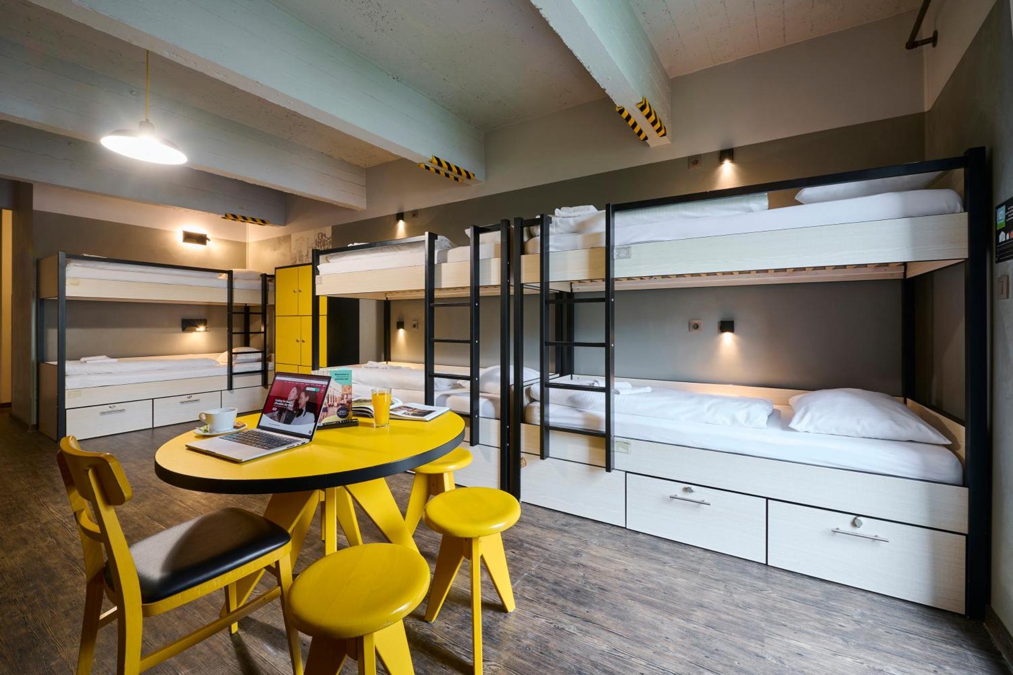 Meininger Hotels Bruxelles City Center Sint-Jans-Molenbeek ภายนอก รูปภาพ