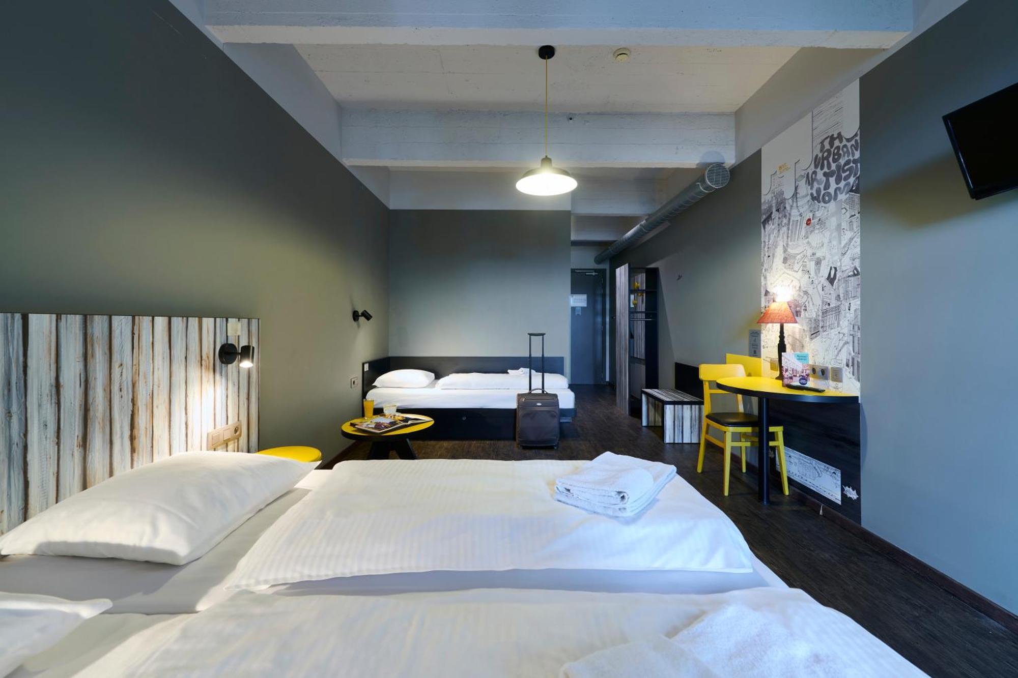 Meininger Hotels Bruxelles City Center Sint-Jans-Molenbeek ภายนอก รูปภาพ