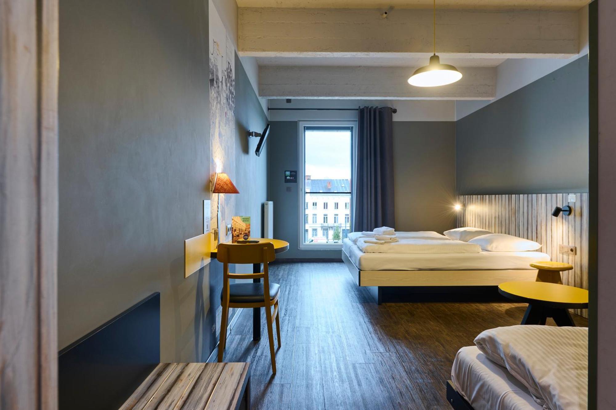 Meininger Hotels Bruxelles City Center Sint-Jans-Molenbeek ภายนอก รูปภาพ