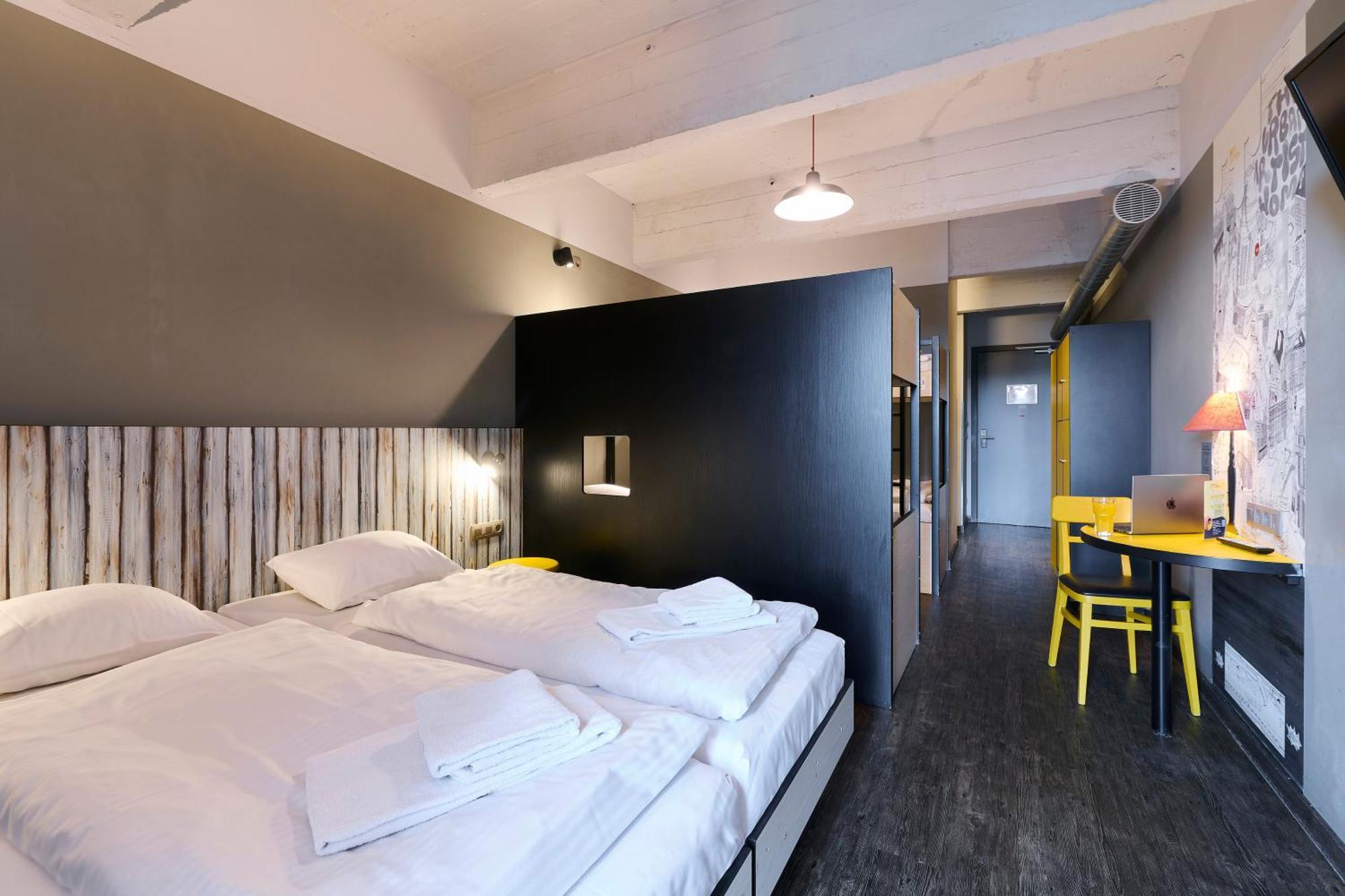Meininger Hotels Bruxelles City Center Sint-Jans-Molenbeek ภายนอก รูปภาพ