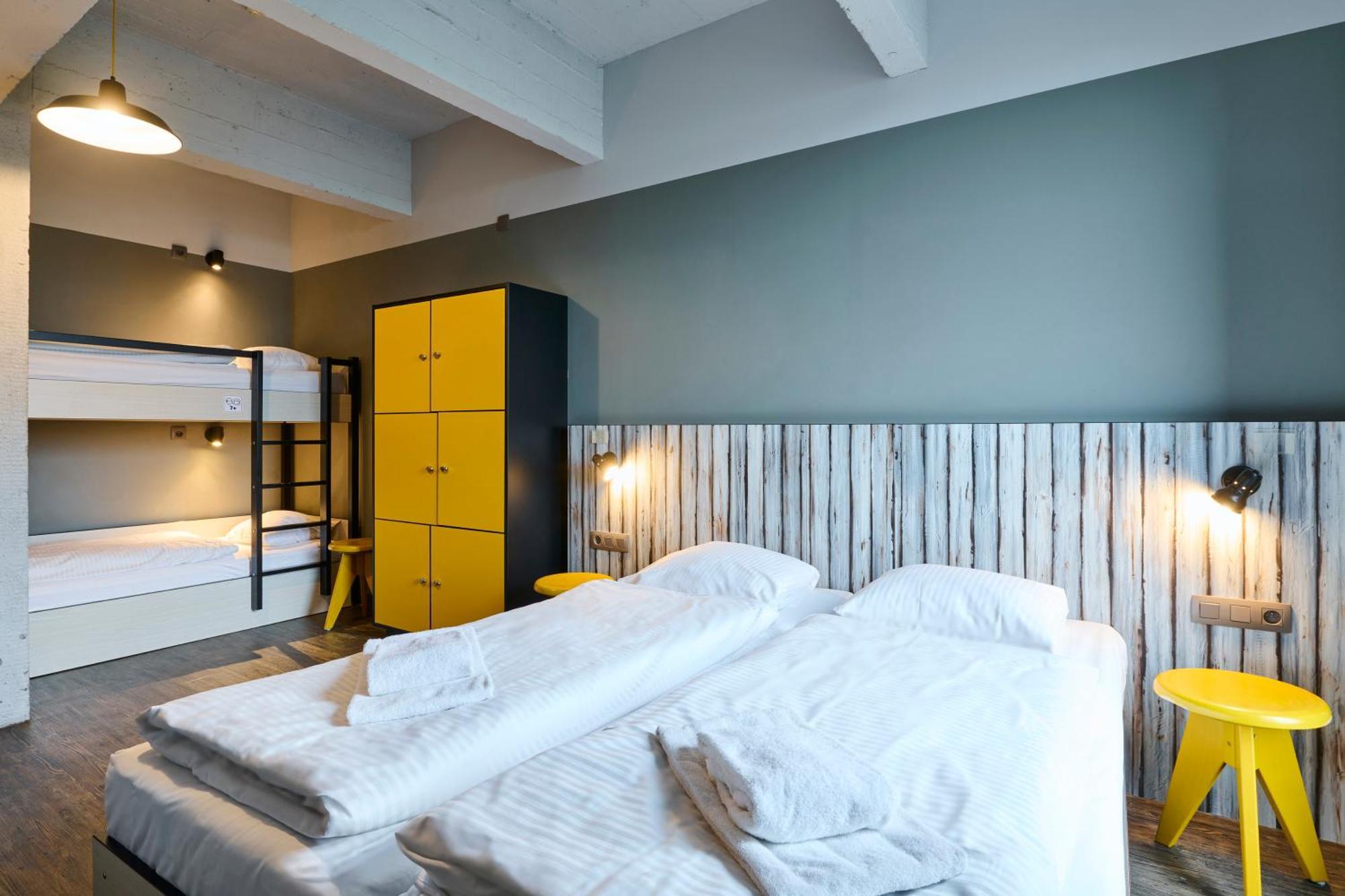 Meininger Hotels Bruxelles City Center Sint-Jans-Molenbeek ภายนอก รูปภาพ