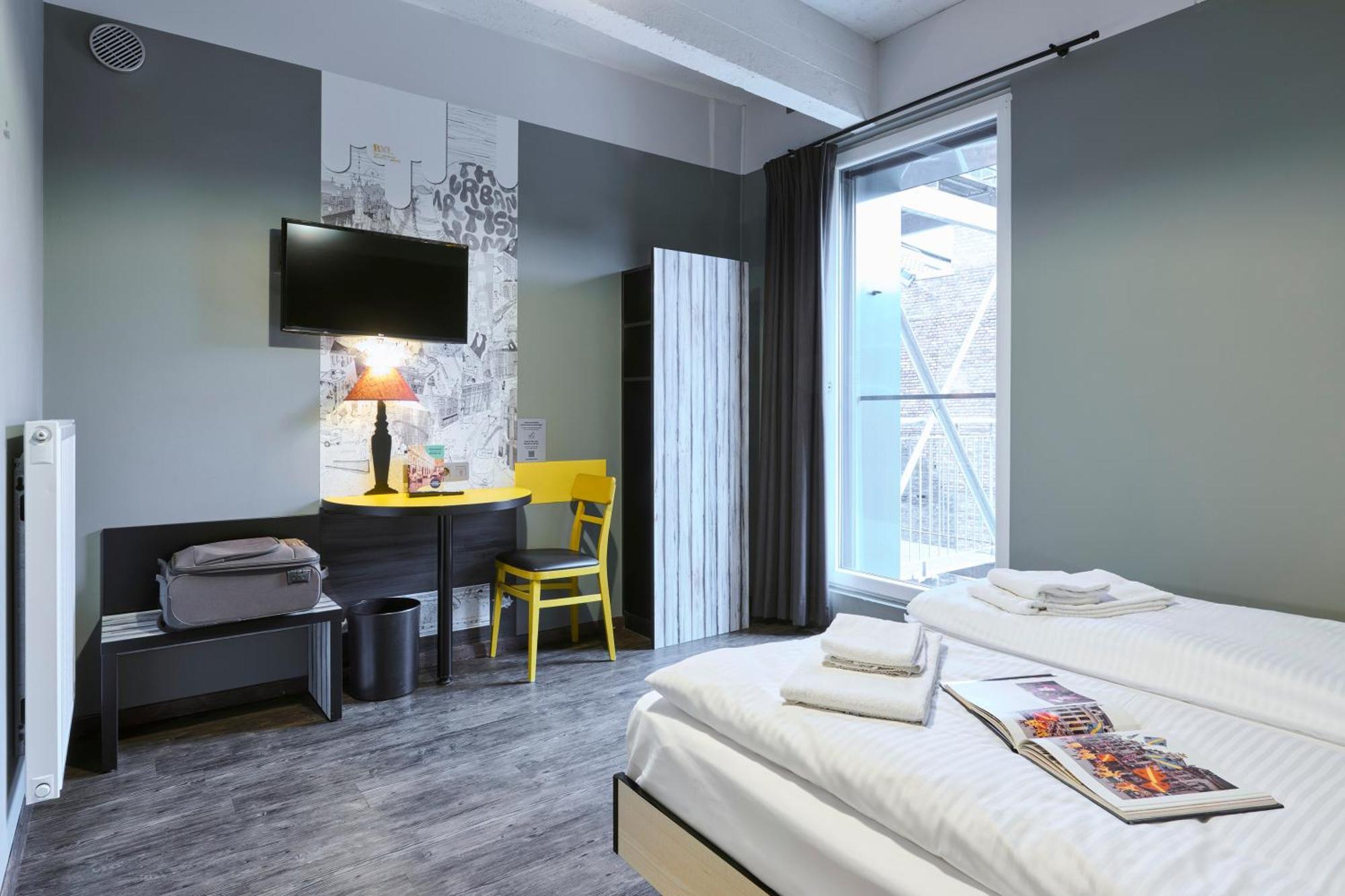Meininger Hotels Bruxelles City Center Sint-Jans-Molenbeek ภายนอก รูปภาพ