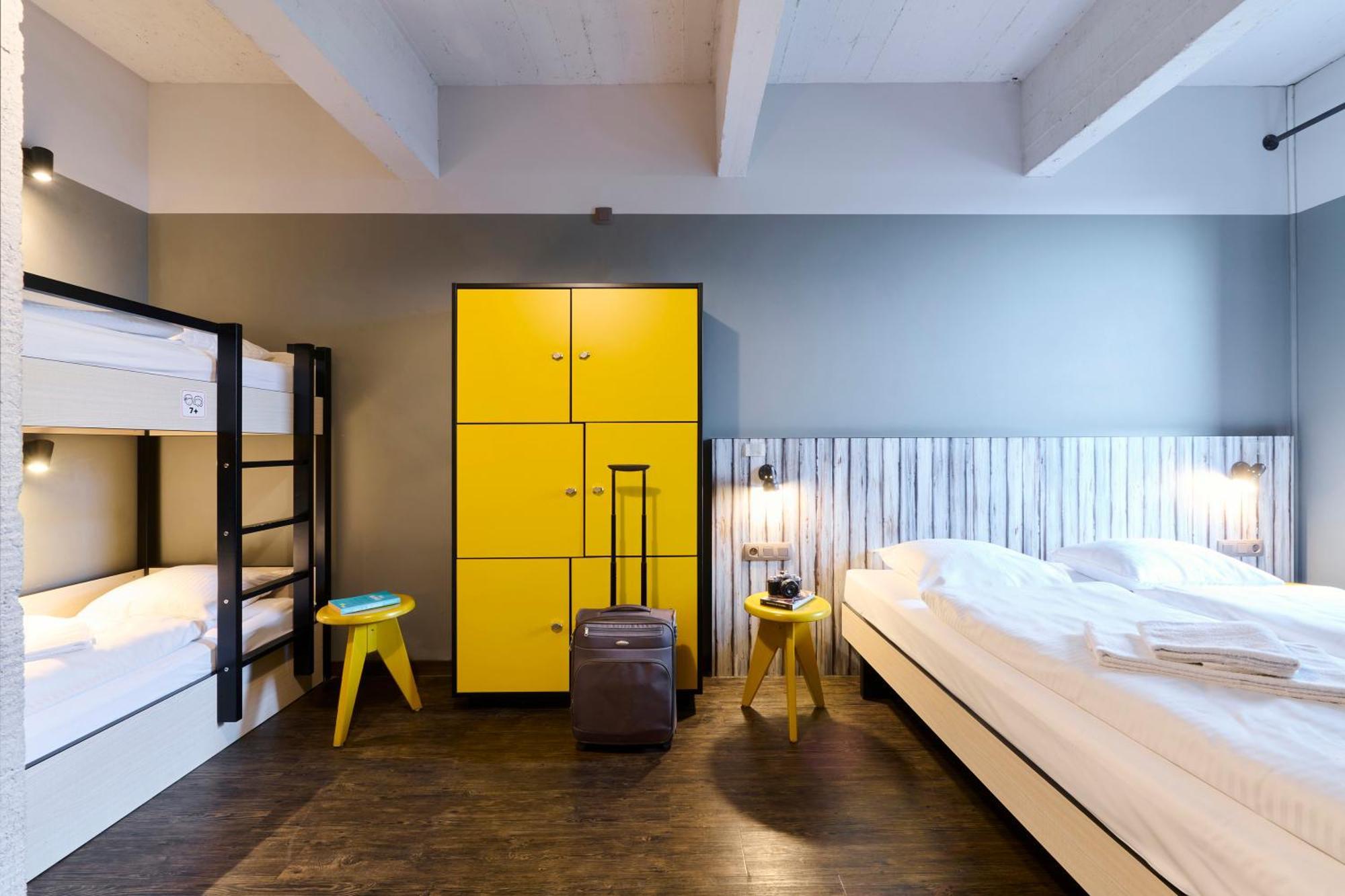 Meininger Hotels Bruxelles City Center Sint-Jans-Molenbeek ภายนอก รูปภาพ